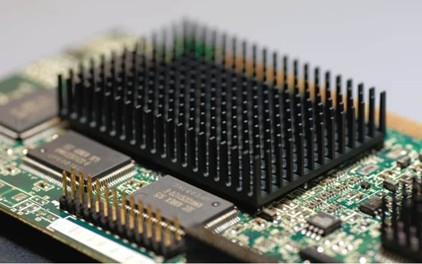 ― 非硅导热材料、高绝缘导热材料的使用场景―